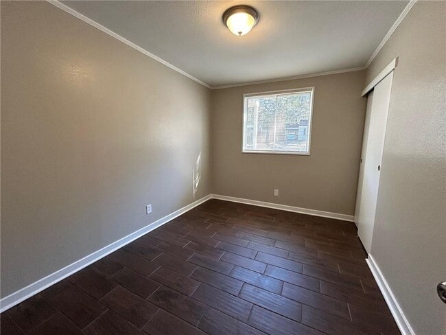 Building Photo - 4010 Sunnyvale Ln S