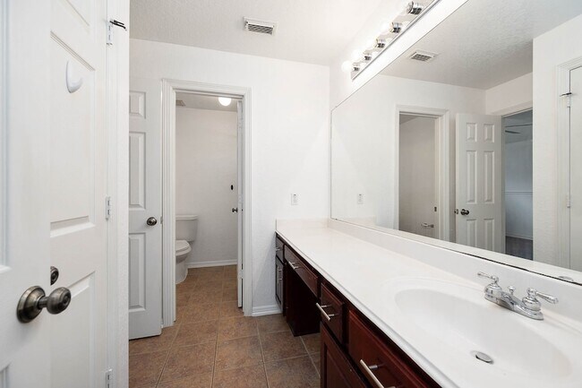 Building Photo - 15119 Shady Gate Ct