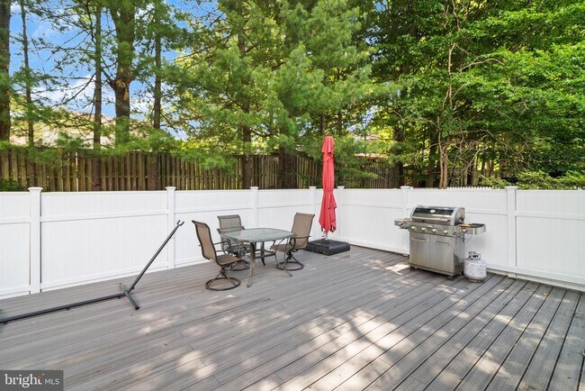 Building Photo - 8573 Tyrolean Way