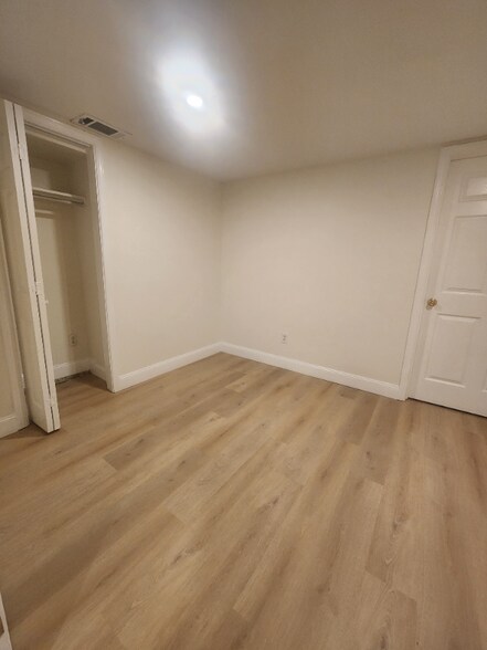 Building Photo - 2234 Lapeyrouse St