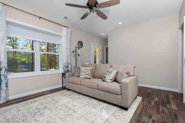 Building Photo - Tranquil Waters - Furnished Monthly Rental