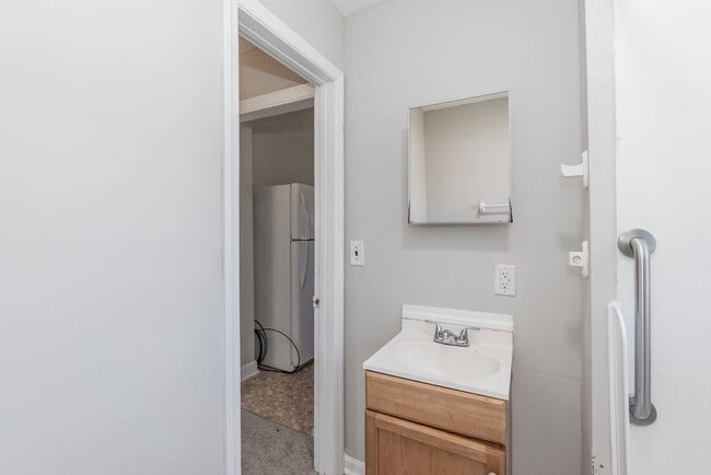 Building Photo - Corner Lot Two Bedroom Home