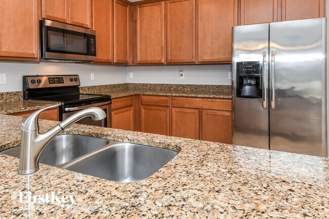 Building Photo - 1514 Oldenburg Dr