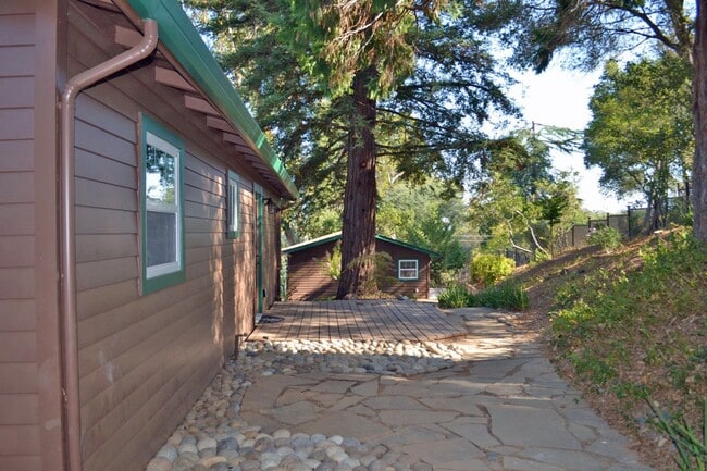 Building Photo - 15900B Matilija Dr