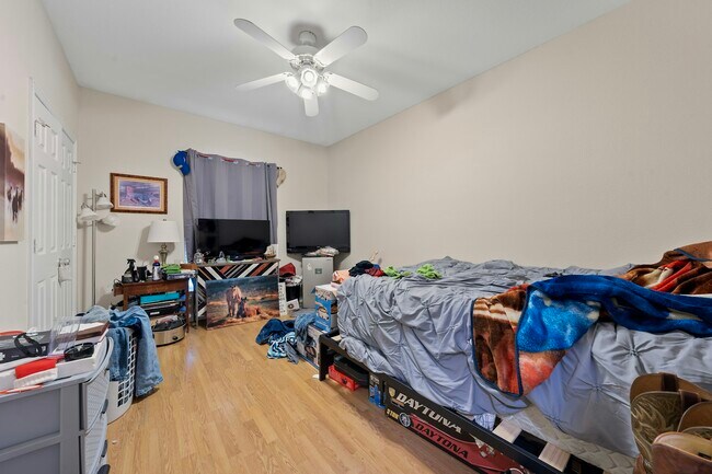 Building Photo - 1425 James Avenue, Unit A