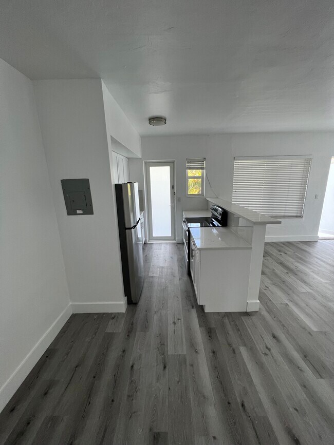 Building Photo - 535 73rd St