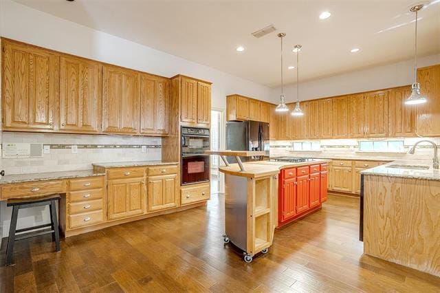 Building Photo - 704 Red Oak Ct