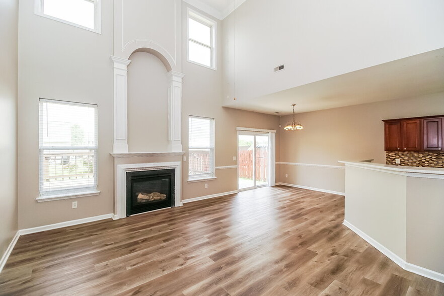 Building Photo - 4815 Sunburst Ln