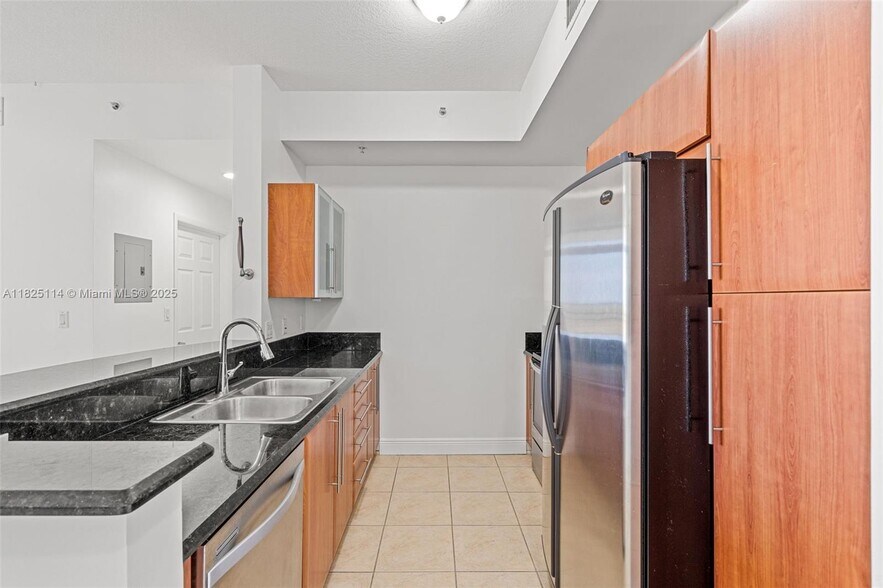 Building Photo - 3232 SW 22nd Ter