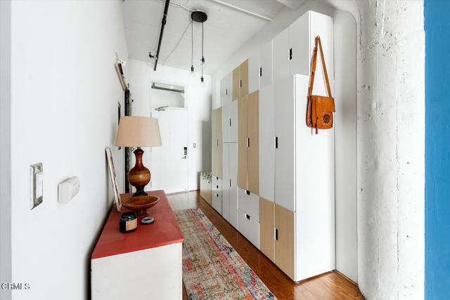 Building Photo - 200 N San Fernando Rd