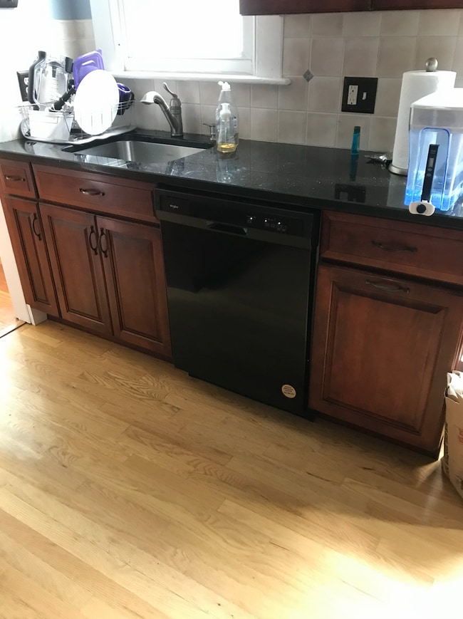 Building Photo - [In-Unit Laundry; Garden] Townhouse-Style Living, with Historical Details & Parking!