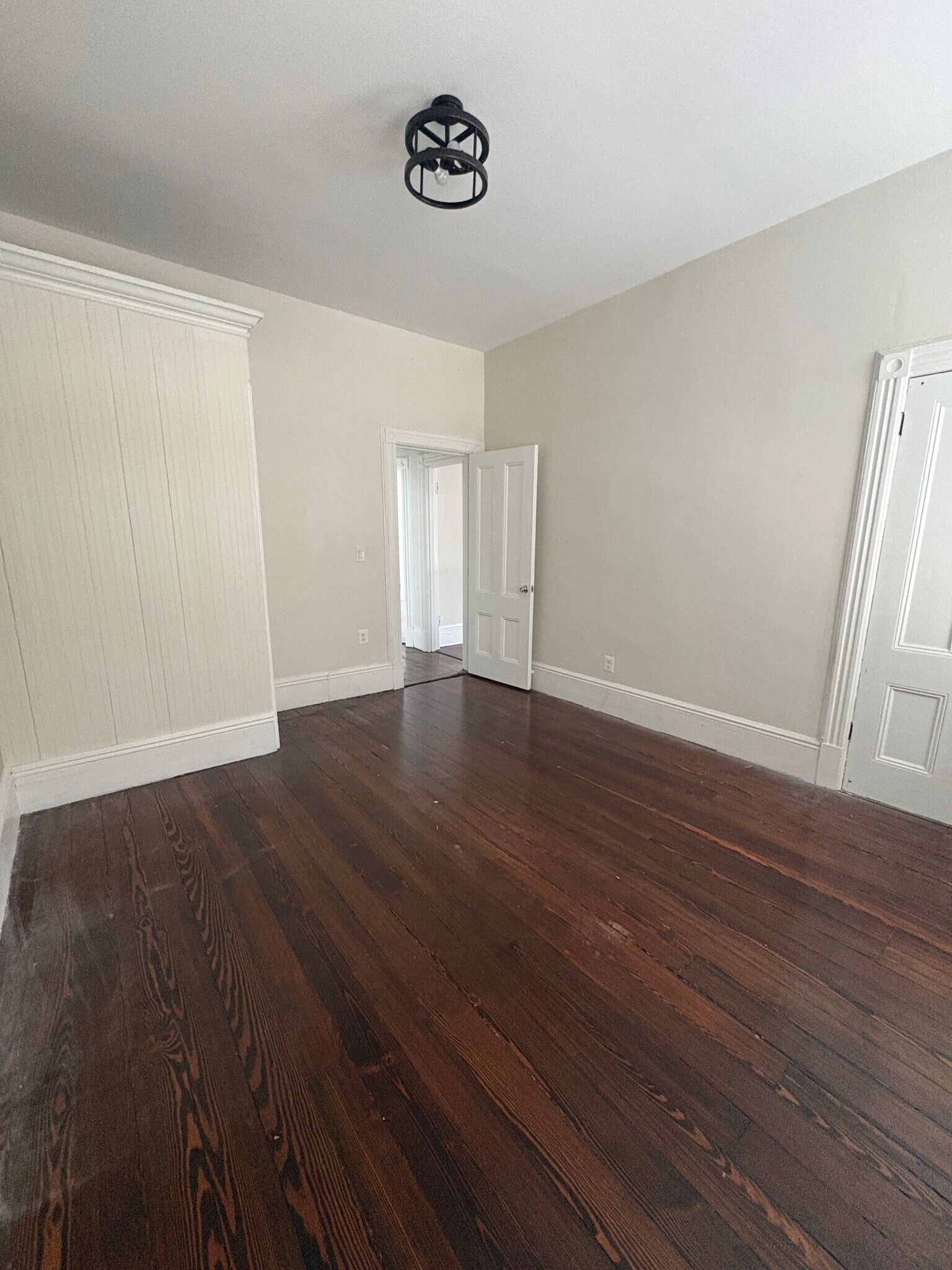 Building Photo - 393 Van Duzer St