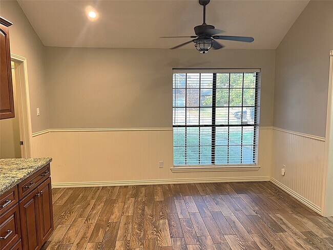 Building Photo - 3027 Sandpiper St