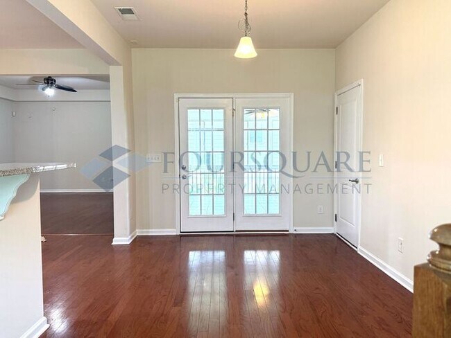 Building Photo - Beautiful 4-Bedroom Home Screened Porch & Bonus Room – Minutes from RTP, Shopping & Dining , Comm...
