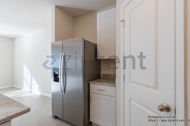 Building Photo - 458 Salisbury Cir