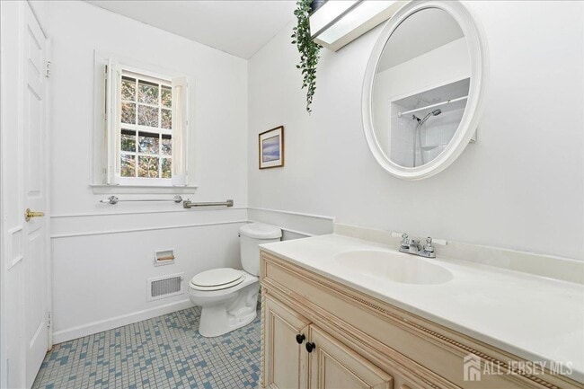 Building Photo - 35 Brooktree Rd