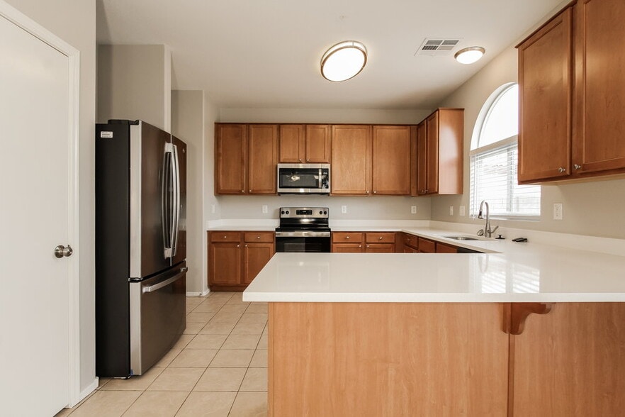 Building Photo - 1626 E Aspen Ave