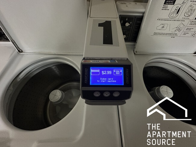 Building Photo - 2834 W Palmer St