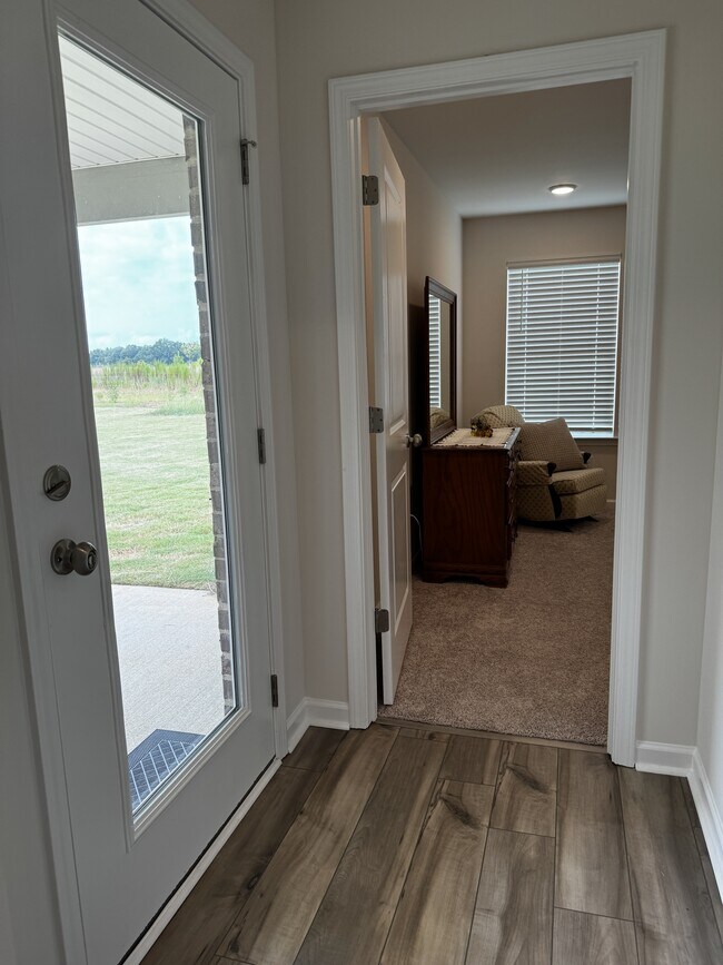 Building Photo - 230 Pedric Dr