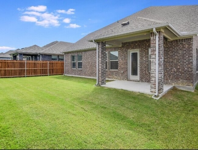 Building Photo - 4110 Broadleaf Dr