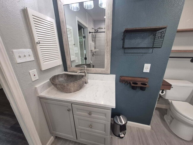 Building Photo - 3 bed/2 bath in Kirby