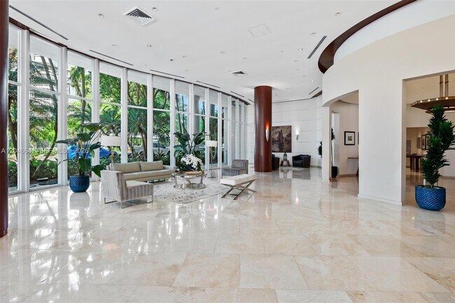 Building Photo - 2475 Brickell Ave