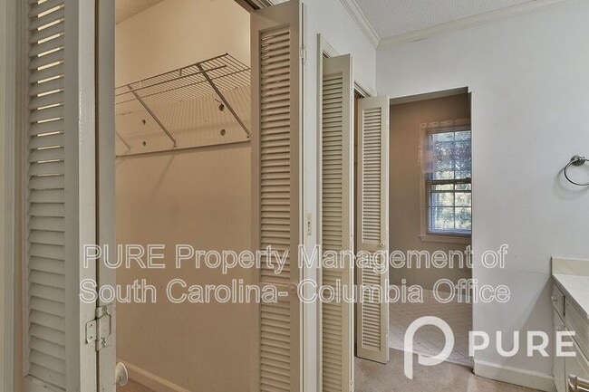 Building Photo - 5 Wotan Ln