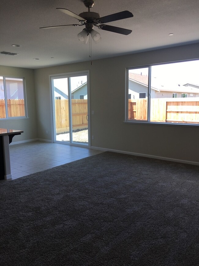 Building Photo - Do Not Disturb Occupants. Apply Now to Schedule Viewing. *****YARD SERVICE INCLUDED*****