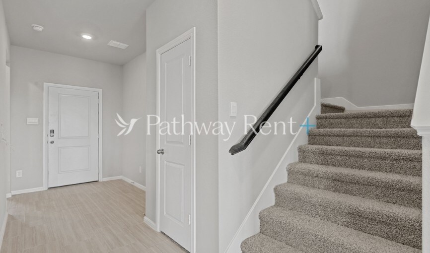Building Photo - 908 Birch Dr
