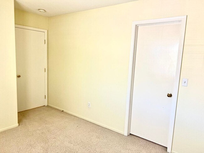 Building Photo - 10729 Pipers Cove Ln