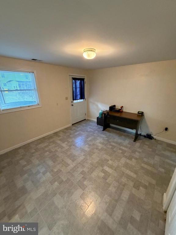 Building Photo - 281 Tall Oak Dr