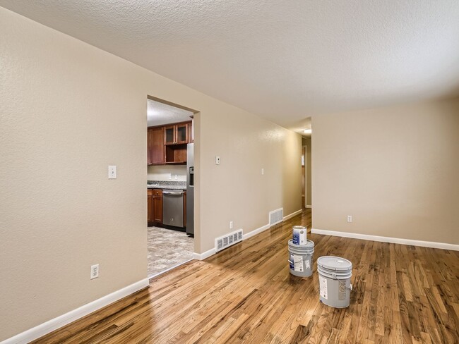 Building Photo - Cozy 3 Bed in the Highlands COMING SOON!!!!