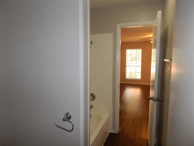 Building Photo - 204 Northpointe Ave