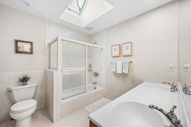 Building Photo - 395 Thayer Pond Rd