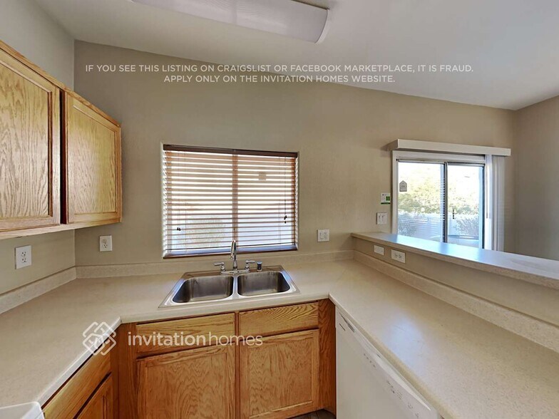 Building Photo - 3025 Gary Cooper St