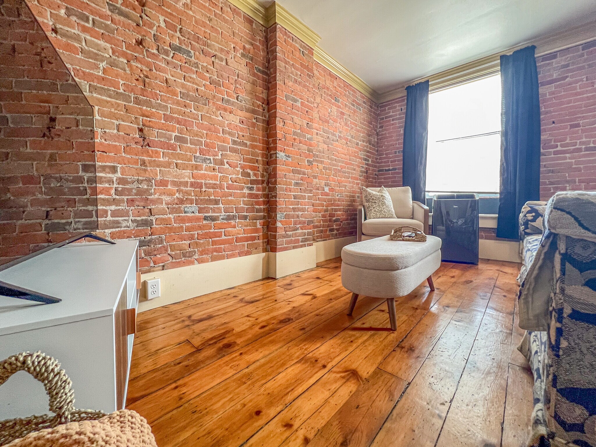 Building Photo - 1175 Iowa St