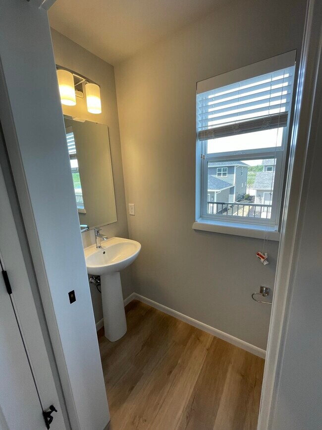 Building Photo - 2125 Spring Dreams Ln