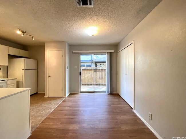 Building Photo - 5225 Meadow Field