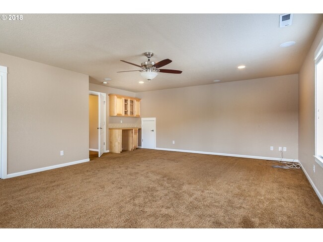 Building Photo - 3089 SE Riesling Rd