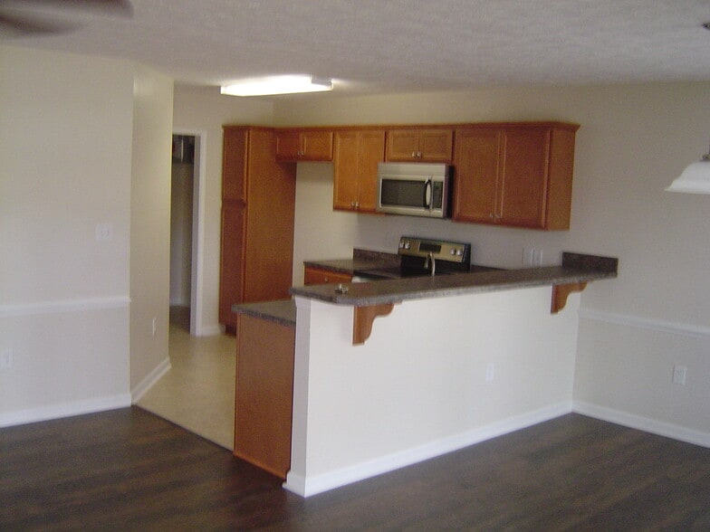 Building Photo - 412 N Ashe Ave