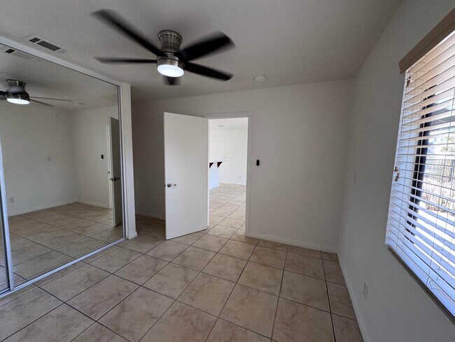 Building Photo - 45470 Sunrise Ln