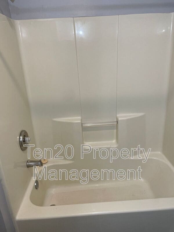 Building Photo - 326 Hardaway Ct