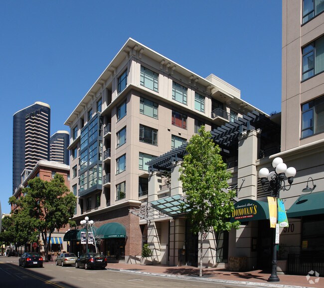 Building Photo - Trellis