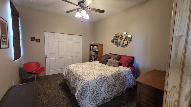 Building Photo - 2456 Bonneville Terrace Dr