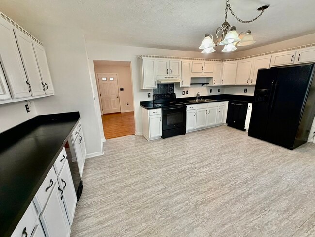 Building Photo - 60 Jetta Cir