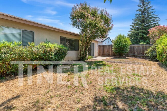 Building Photo - 3000 Nikol St