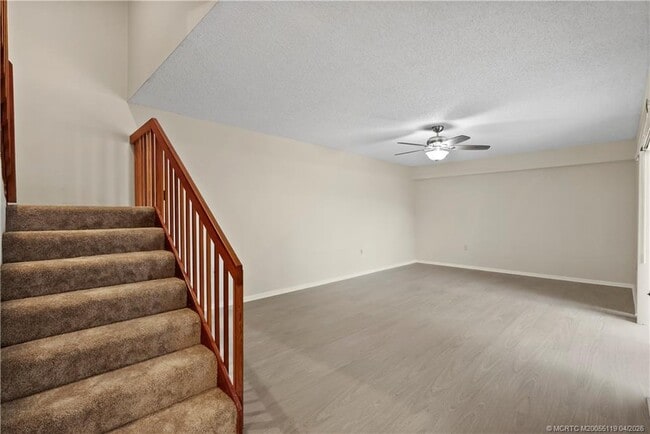 Building Photo - 2930 SW Sunset Trace Cir