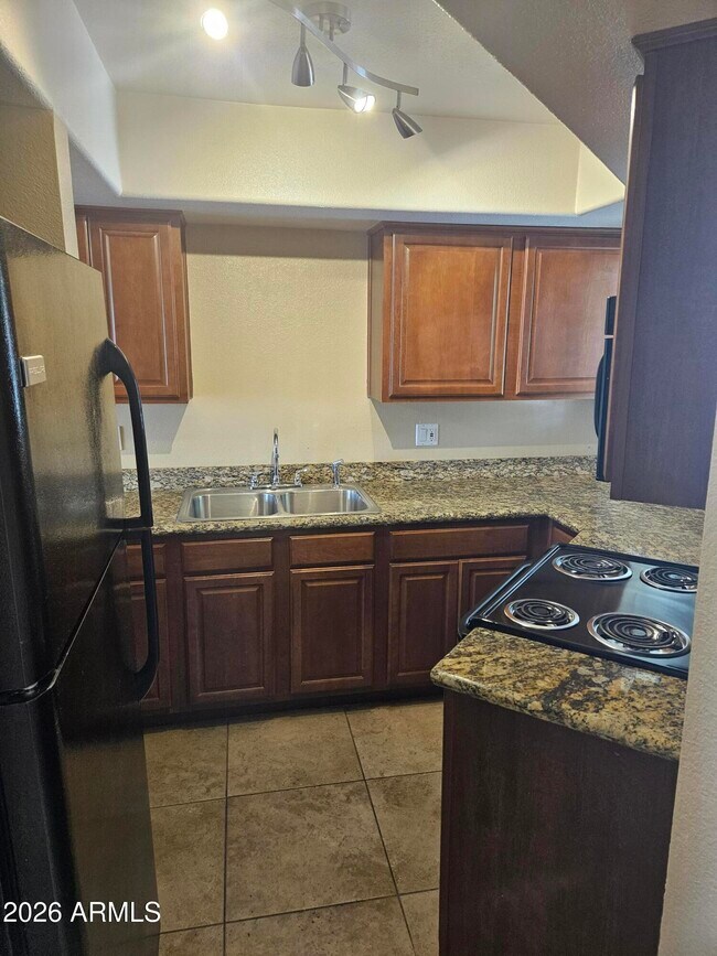Building Photo - 835 N Granite Reef Rd