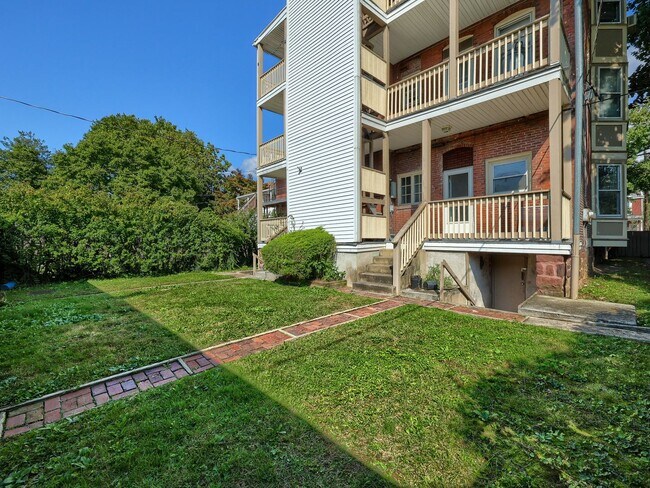 Building Photo - 2210 N 3rd St