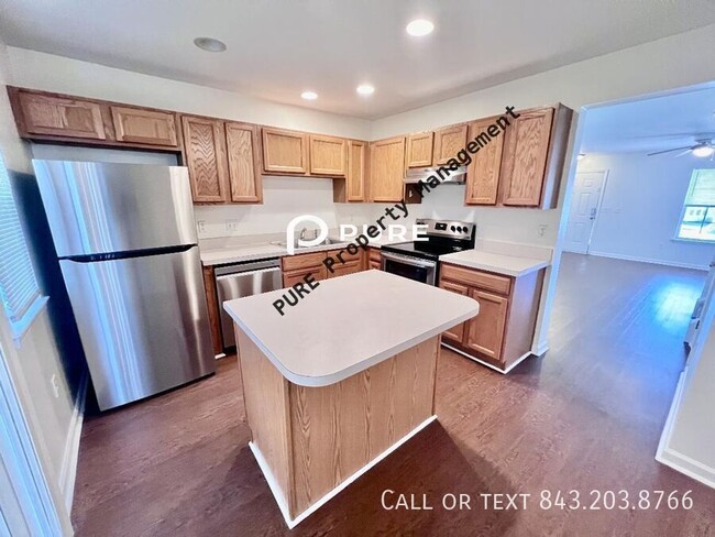 Building Photo - 7975 Shadow Oak Dr